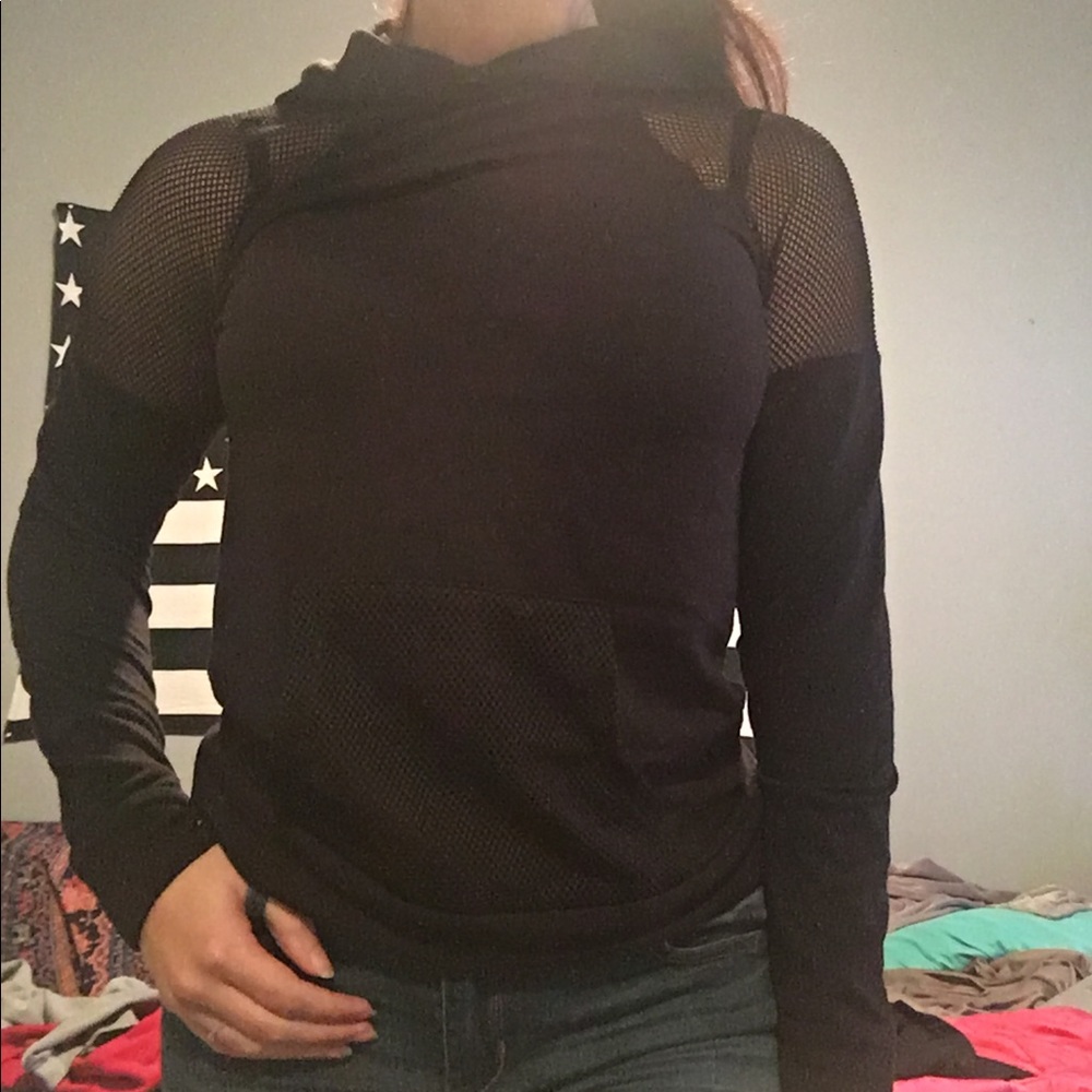 long sleeve hooded shirt